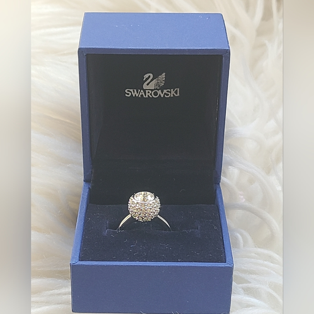 Swarovski FLIRT Studded Silver Toned Ring- Excellent Condition Size 5.5